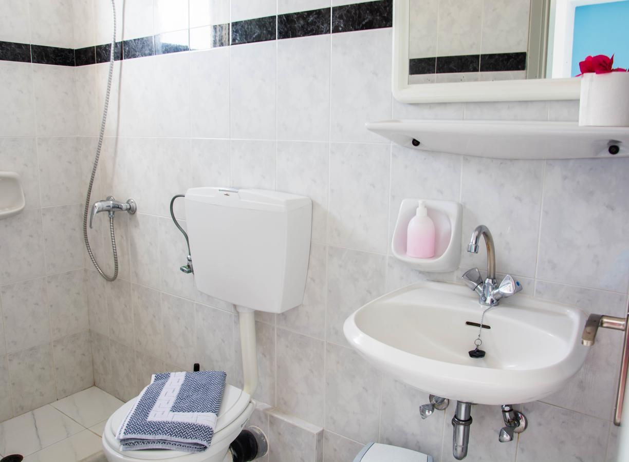 Sail Inn Studios & Apartments Kamári Zewnętrze zdjęcie